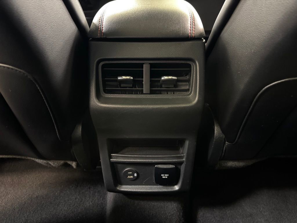 Used 2022 Ford Edge ST-Line w/ Class II Trailer Tow Package AWD/4WD image 18