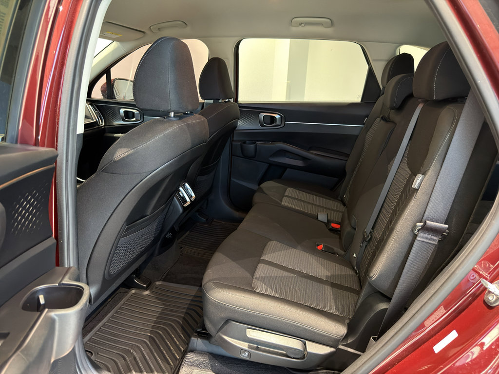 Certified 2024 Kia Sorento LX image 19