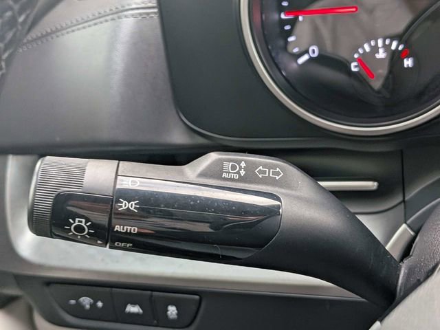 Used 2022 Kia Carnival LX FWD image 26