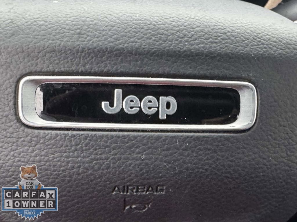 Used 2022 Jeep Grand Cherokee L Laredo w/ Luxury Tech Group I AWD/4WD image 36