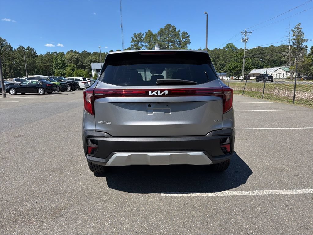 Certified 2025 Kia Seltos LX AWD/4WD image 6
