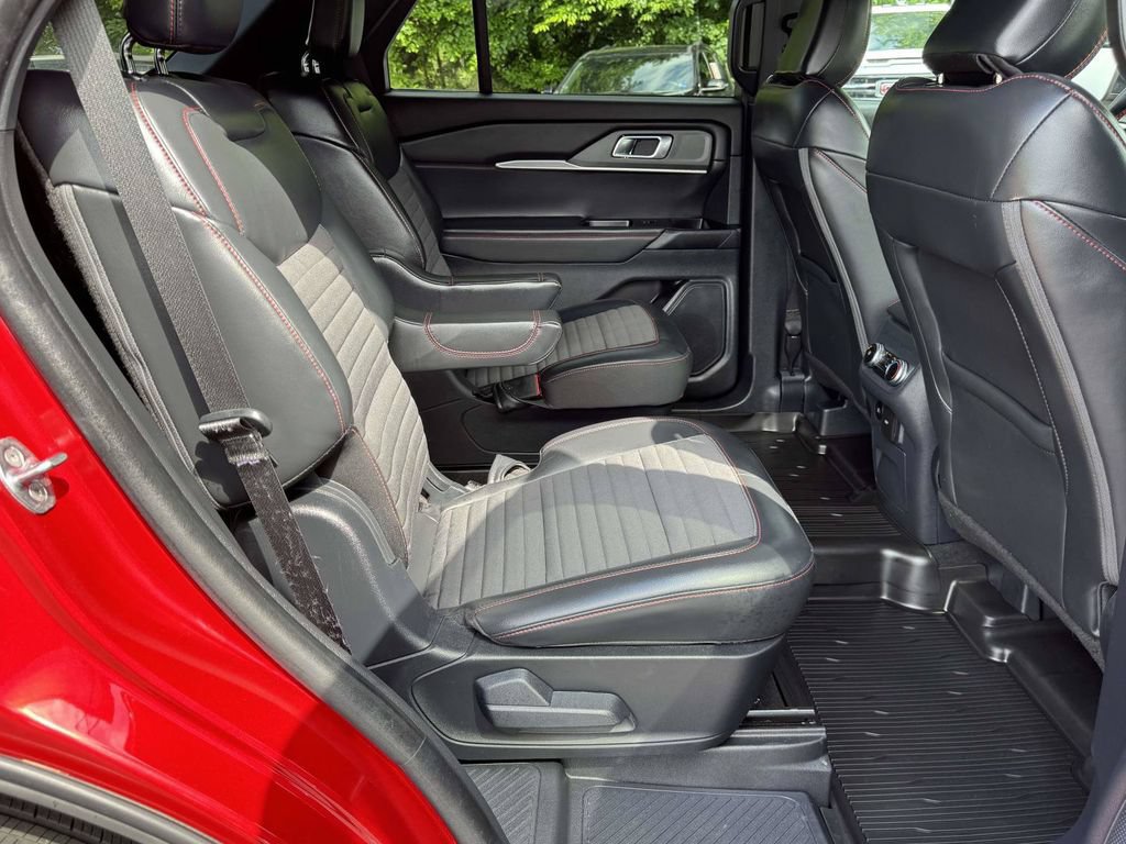 Used 2025 Ford Explorer ST-Line AWD/4WD image 15