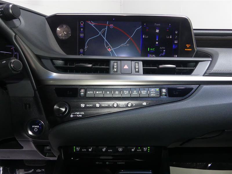 Used 2019 Lexus ES 300h w/ Accessory Package FWD image 36
