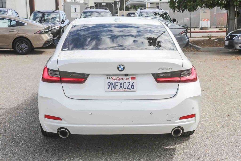 Used 2024 BMW 330i Sedan w/ Convenience Package RWD image 7