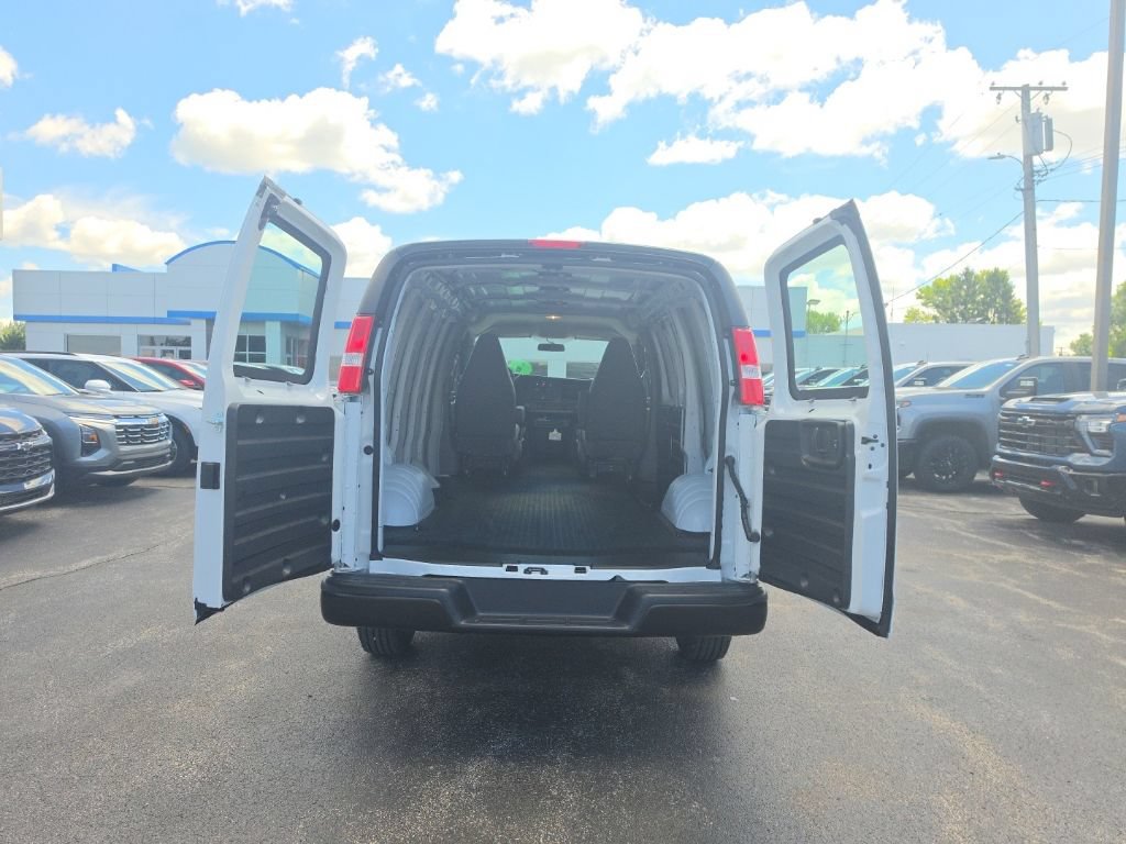 New 2026 Chevrolet Express 2500 w/ Driver Convenience Package RWD image 8