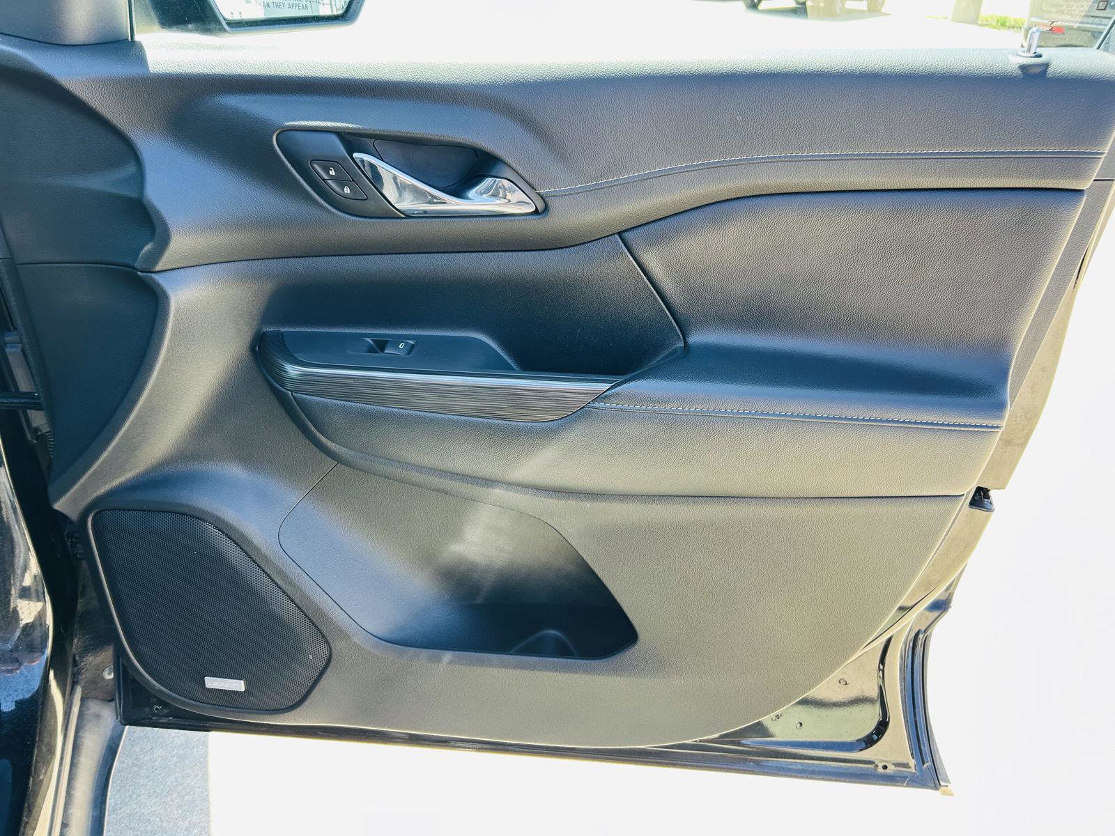 Used 2019 GMC Acadia SLT w/ Black Edition image 37