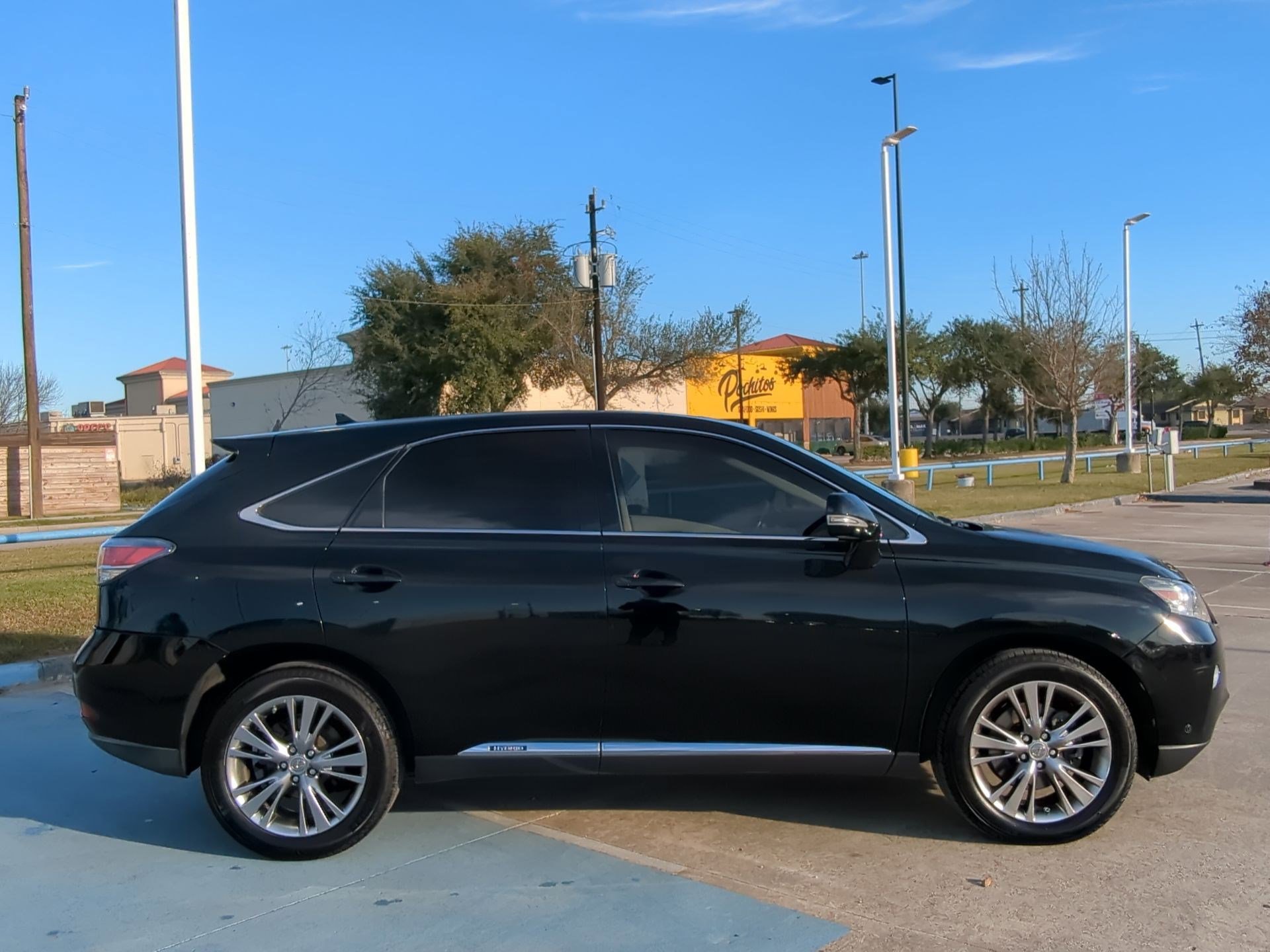 Used 2013 Lexus RX 450h FWD image 2