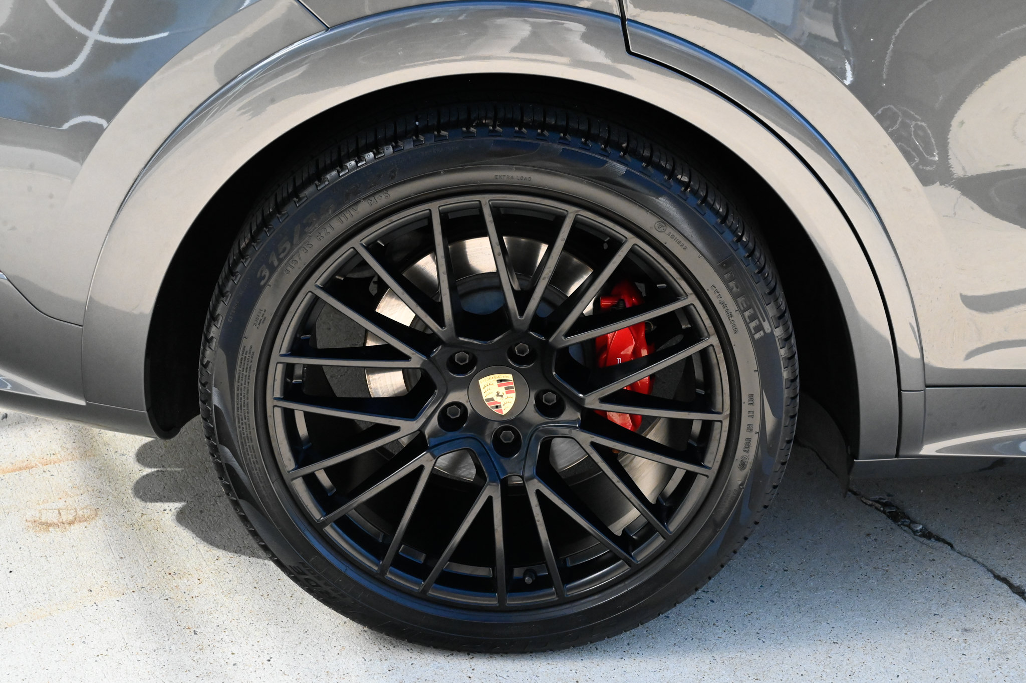 Used 2023 Porsche Cayenne GTS AWD/4WD image 11