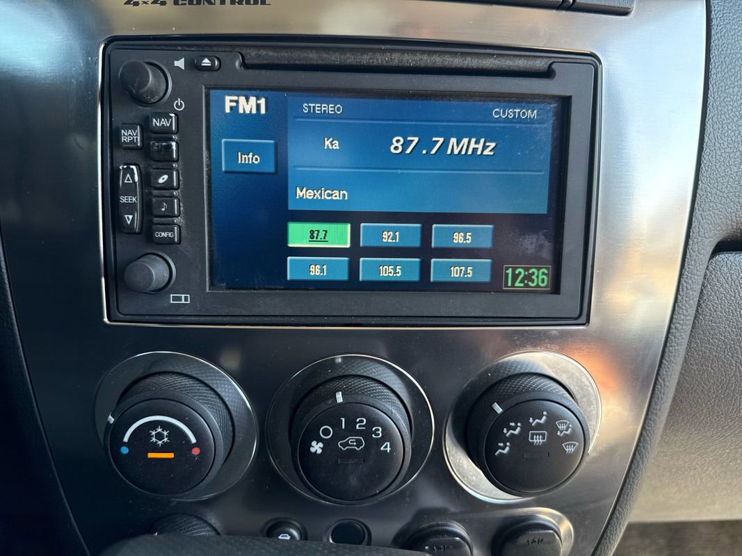 Used 2010 HUMMER H3 Alpha AWD/4WD image 18