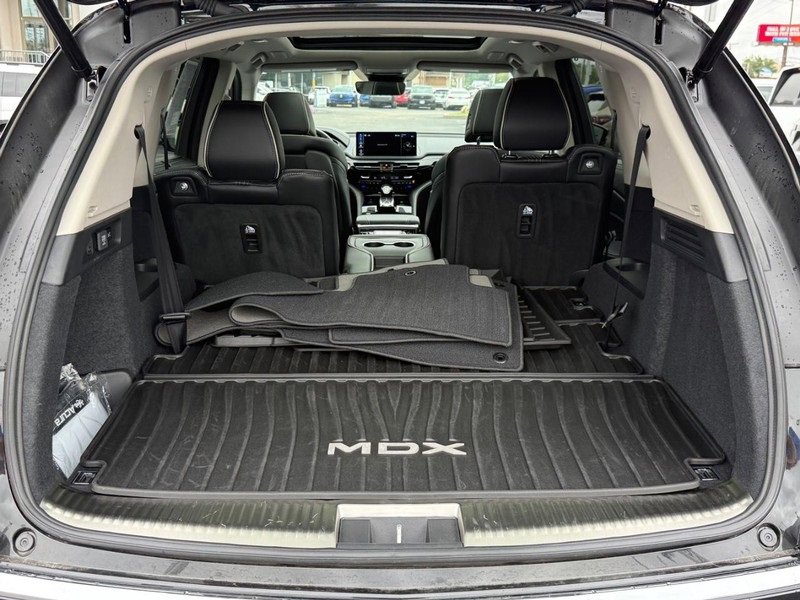Used 2025 Acura MDX w/ Advance Package image 4