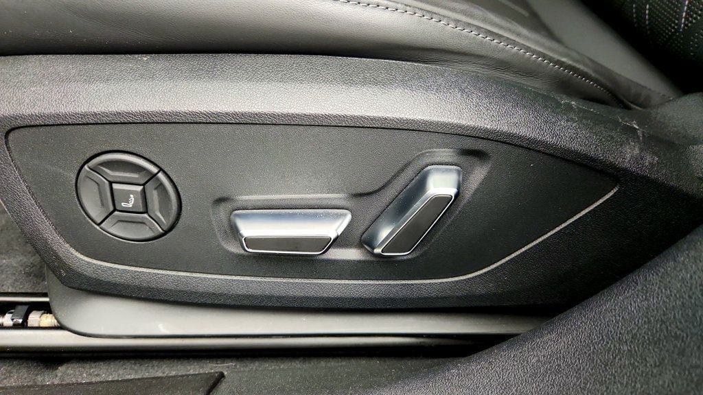 Used 2025 Audi S6 e-tron Premium Plus w/ Premium Plus AWD/4WD image 12