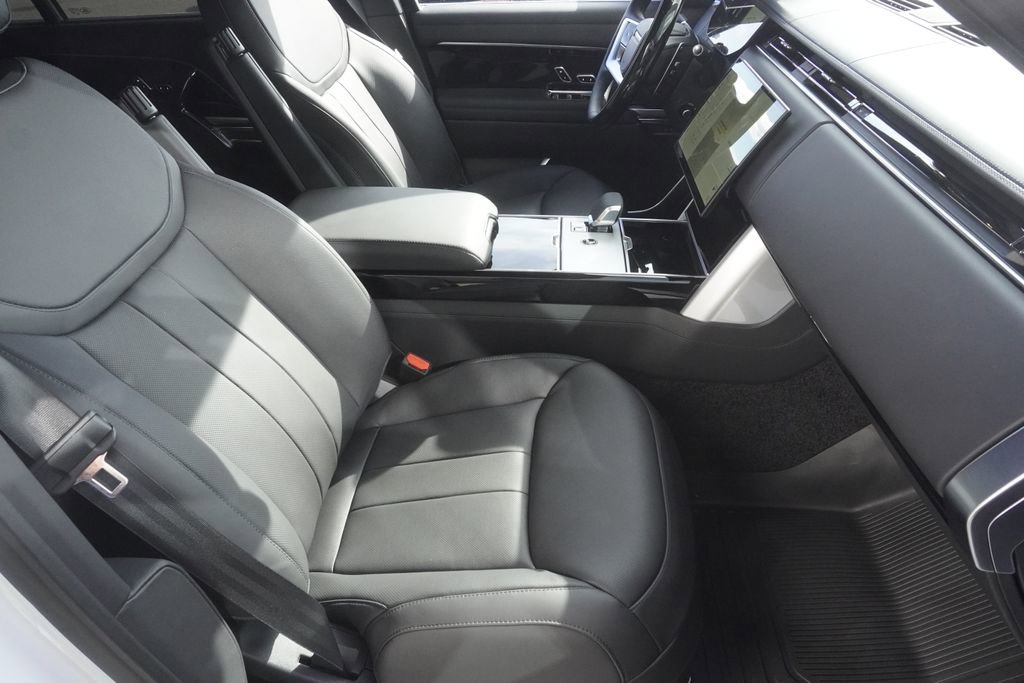 New 2026 Land Rover Range Rover Long Wheelbase SE image 23