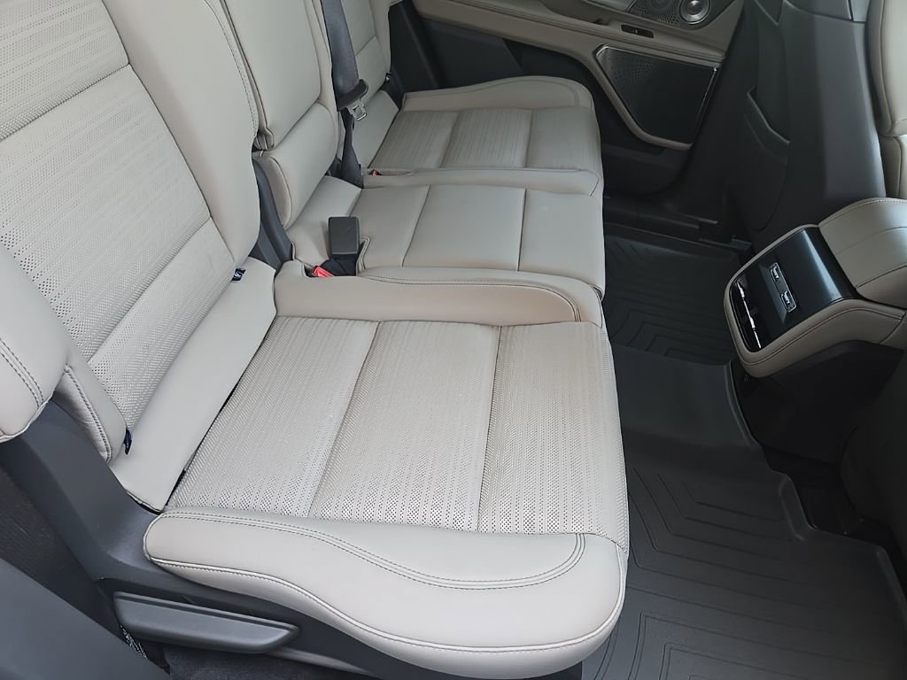 Used 2025 Lincoln Nautilus Reserve image 90