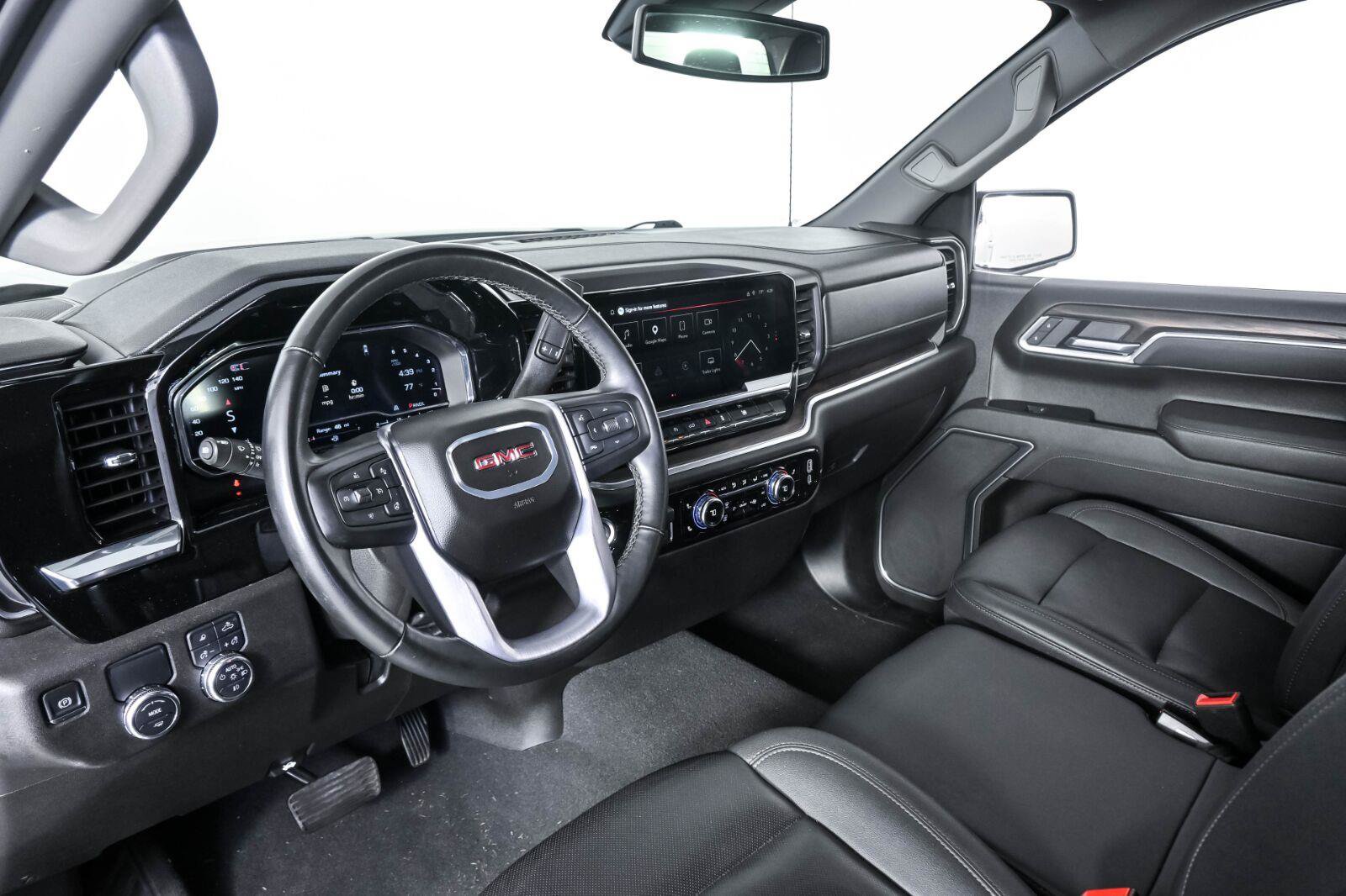 Used 2025 GMC Sierra 1500 SLT RWD image 4