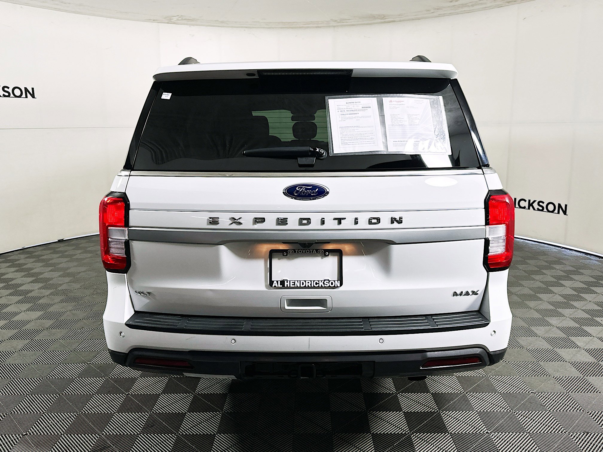 Used 2024 Ford Expedition Max XLT image 4