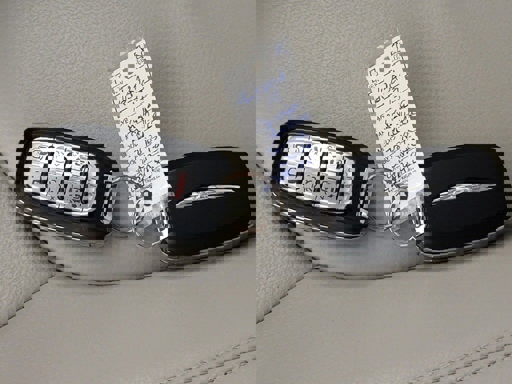 Used 2017 Chrysler Pacifica Touring-L image 30