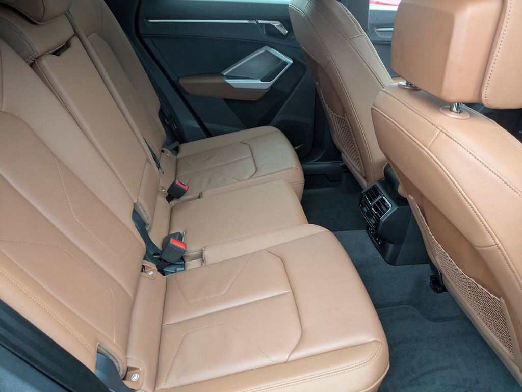 Used 2022 Audi Q3 2.0T Premium image 23