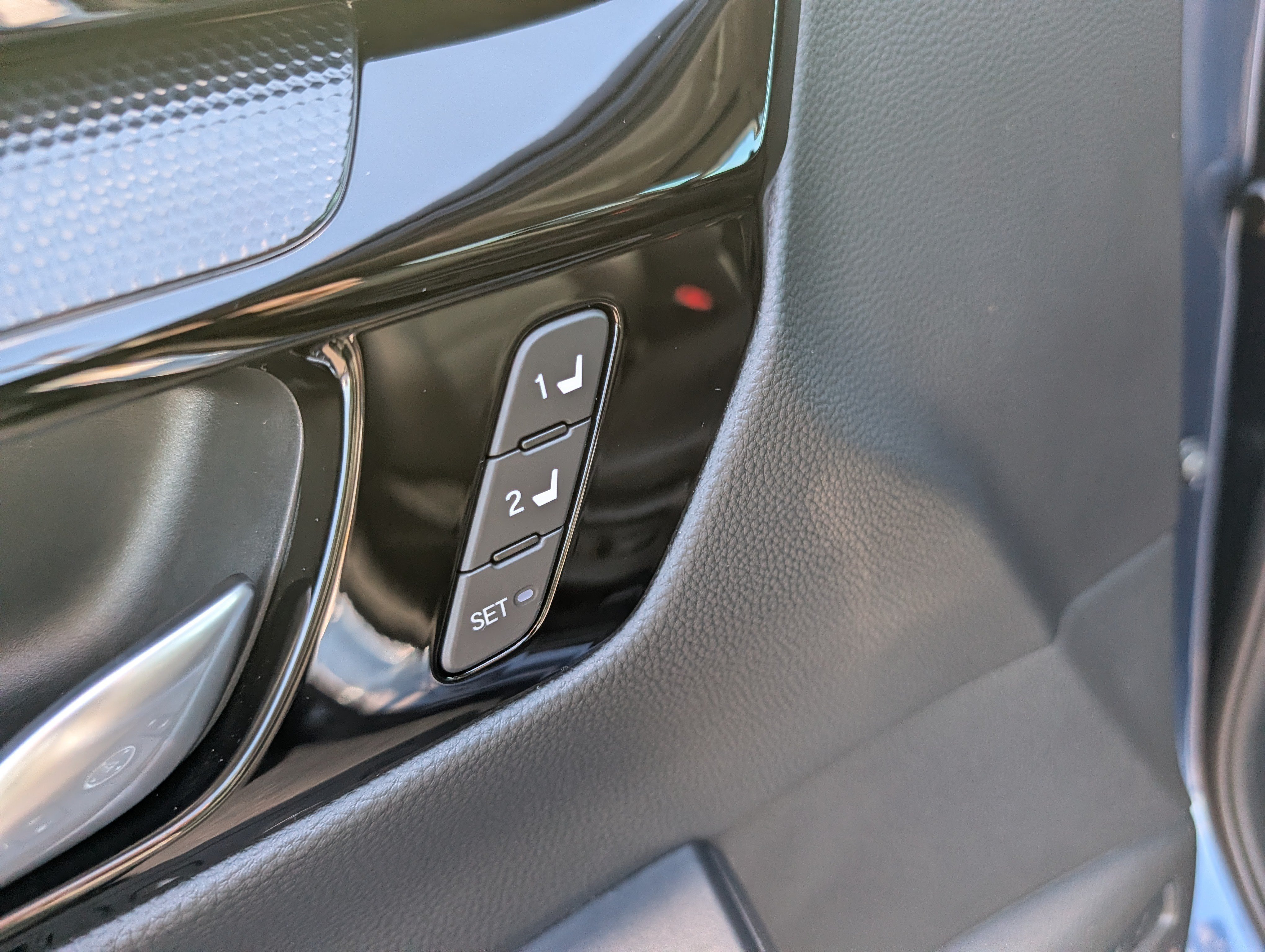 Used 2025 Honda CR-V EX-L image 24