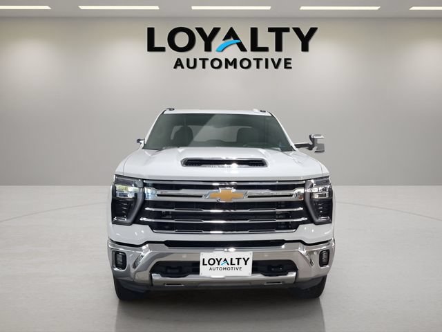 Used 2026 Chevrolet Silverado 3500 LTZ w/ LTZ Premium Package AWD/4WD image 8