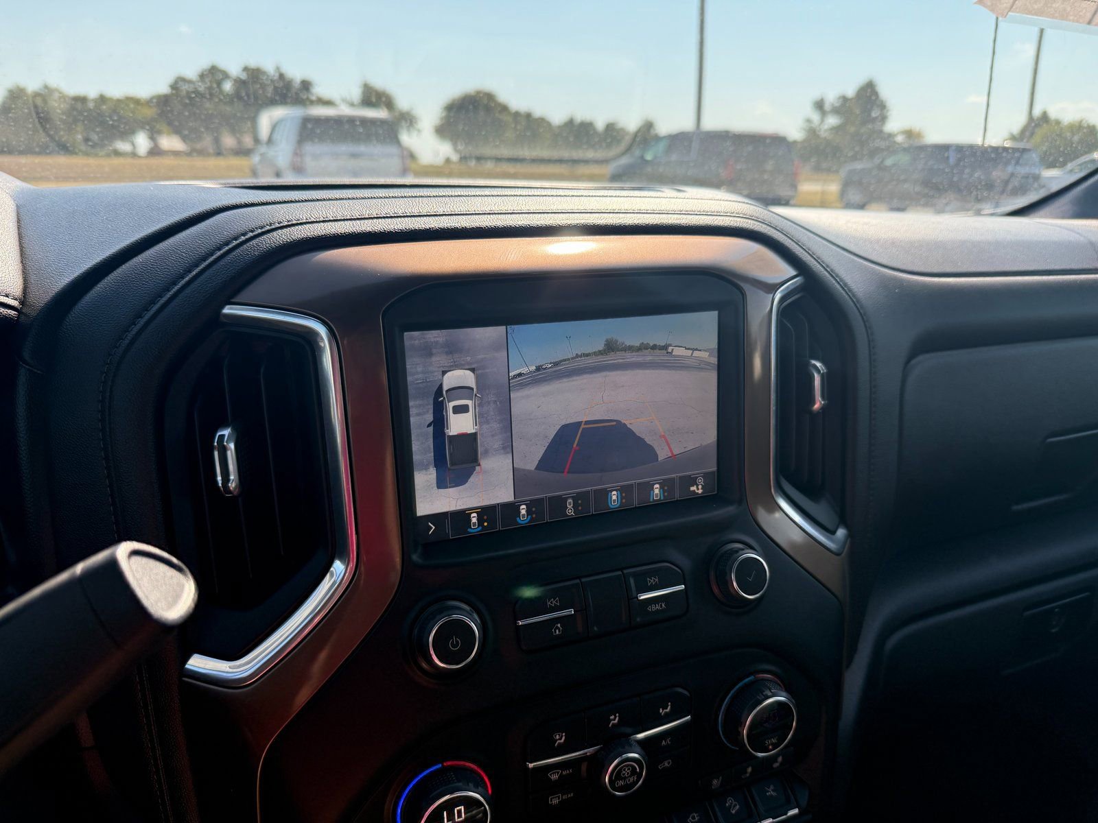 Used 2019 Chevrolet Silverado 1500 High Country w/ Technology Package image 20