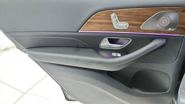 Used 2025 Mercedes-Benz GLS 450 4MATIC image 36