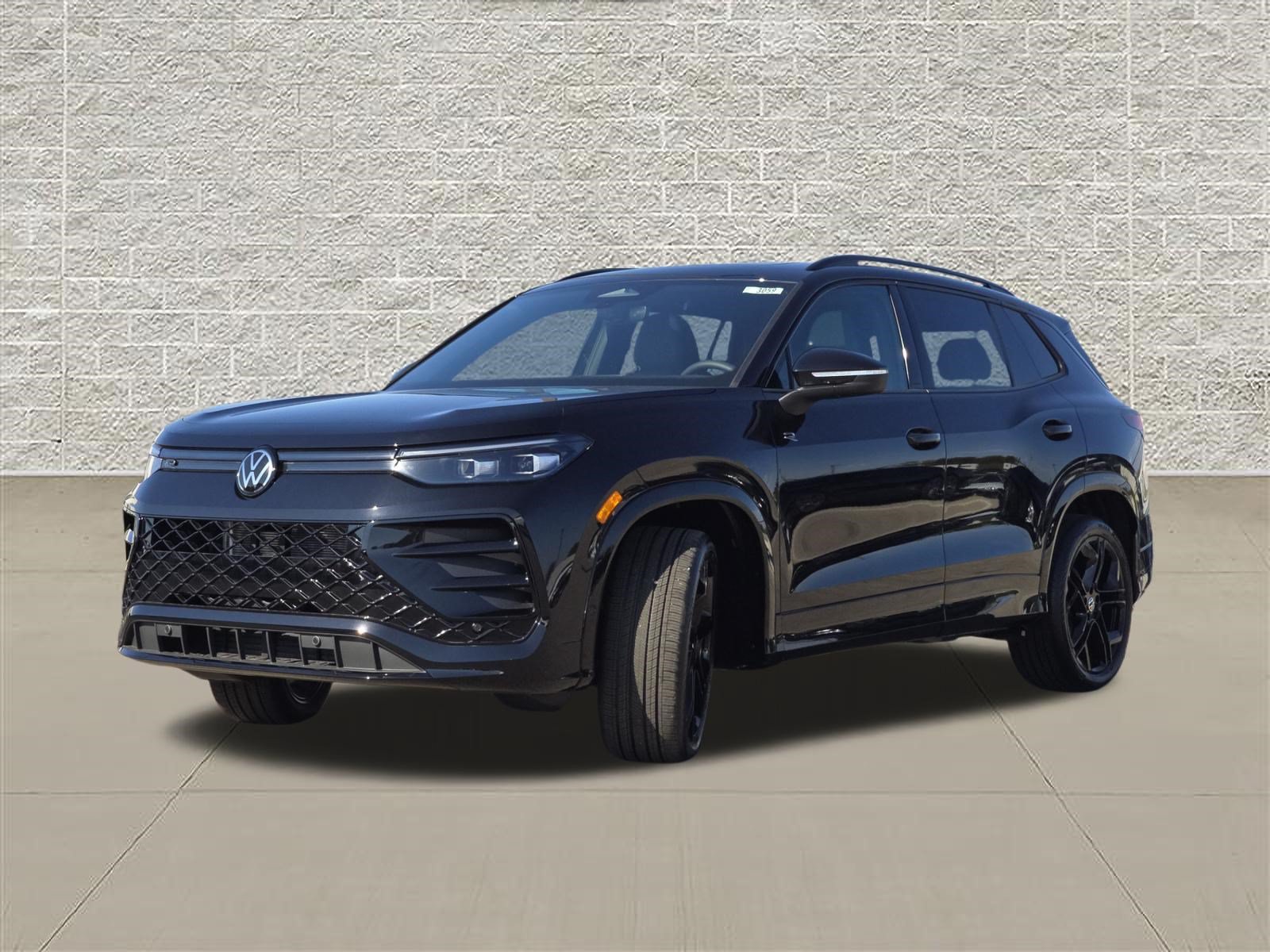 New 2026 Volkswagen Tiguan SE R-Line AWD/4WD image 3