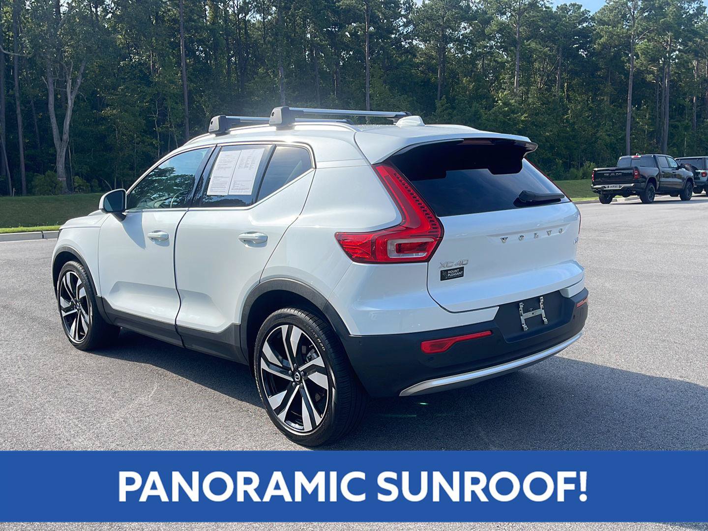 Used 2023 Volvo XC40 B5 Ultimate w/ Protection Package Premier AWD/4WD image 5