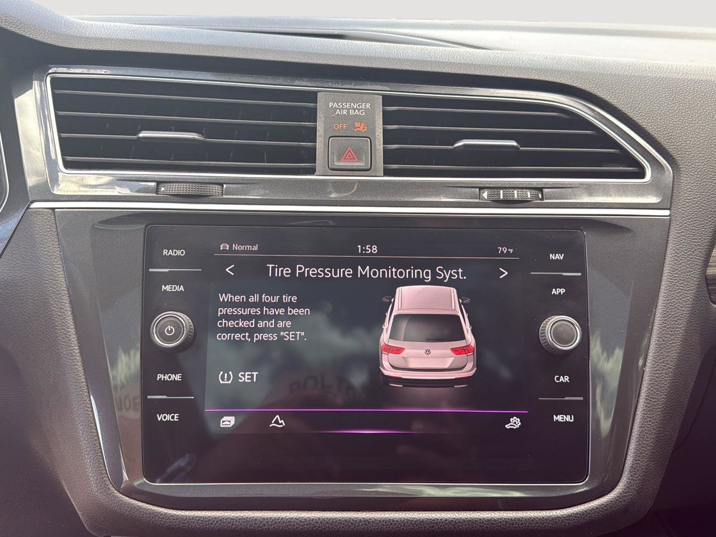 Used 2024 Volkswagen Tiguan SEL R-Line w/ MDO Package, Two-Row image 18