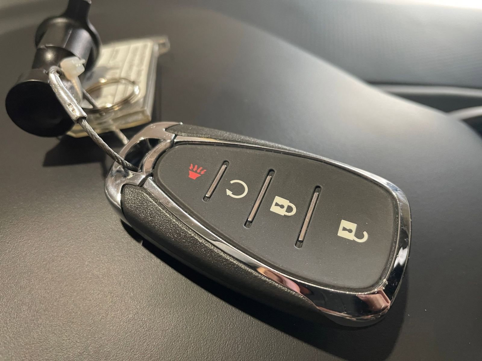 Used 2025 Chevrolet Trax LT w/ LT Convenience Package image 23