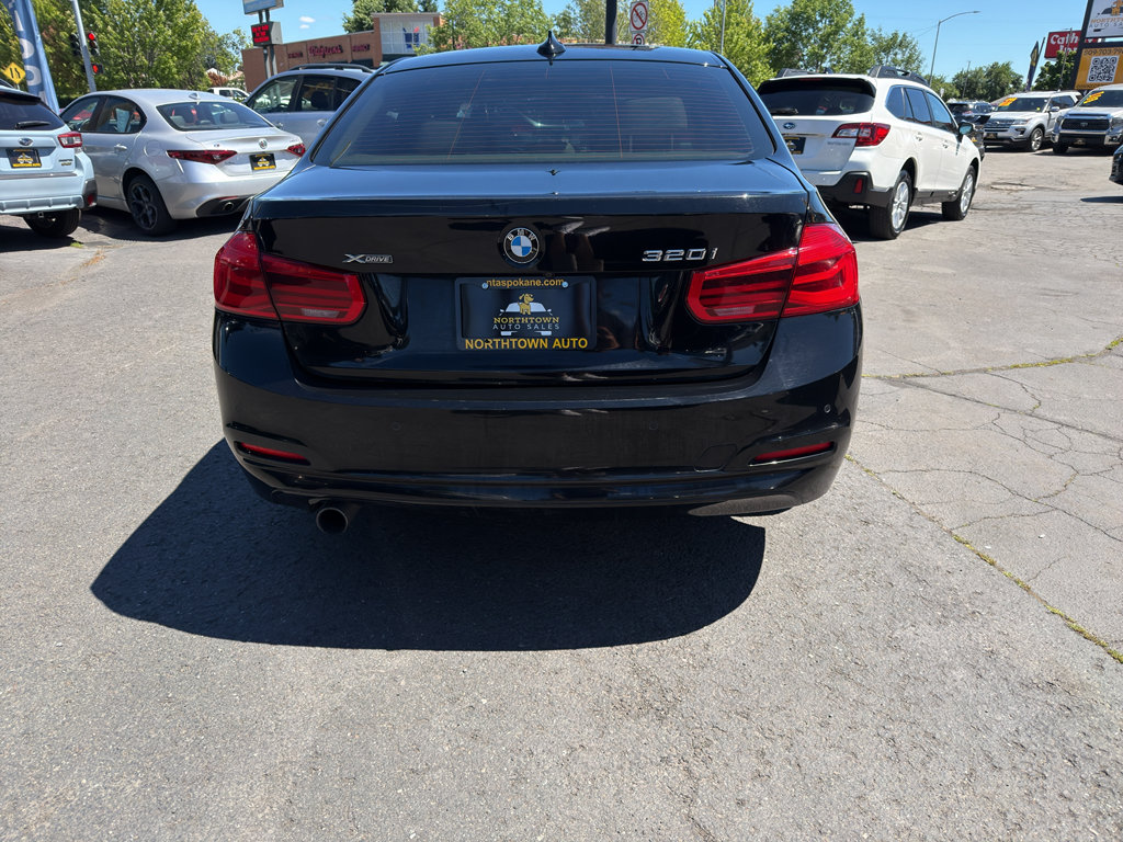 Used 2016 BMW 320i xDrive Sedan AWD/4WD image 6