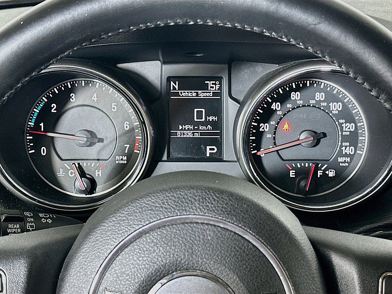 Used 2013 Jeep Grand Cherokee Laredo AWD/4WD image 13