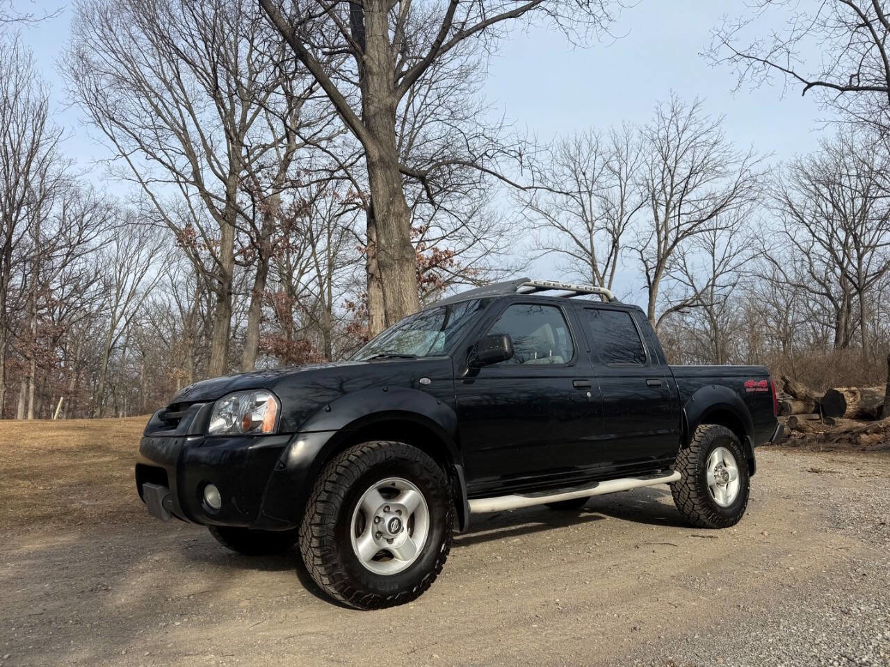 Used 2002 Nissan Frontier SE image 1