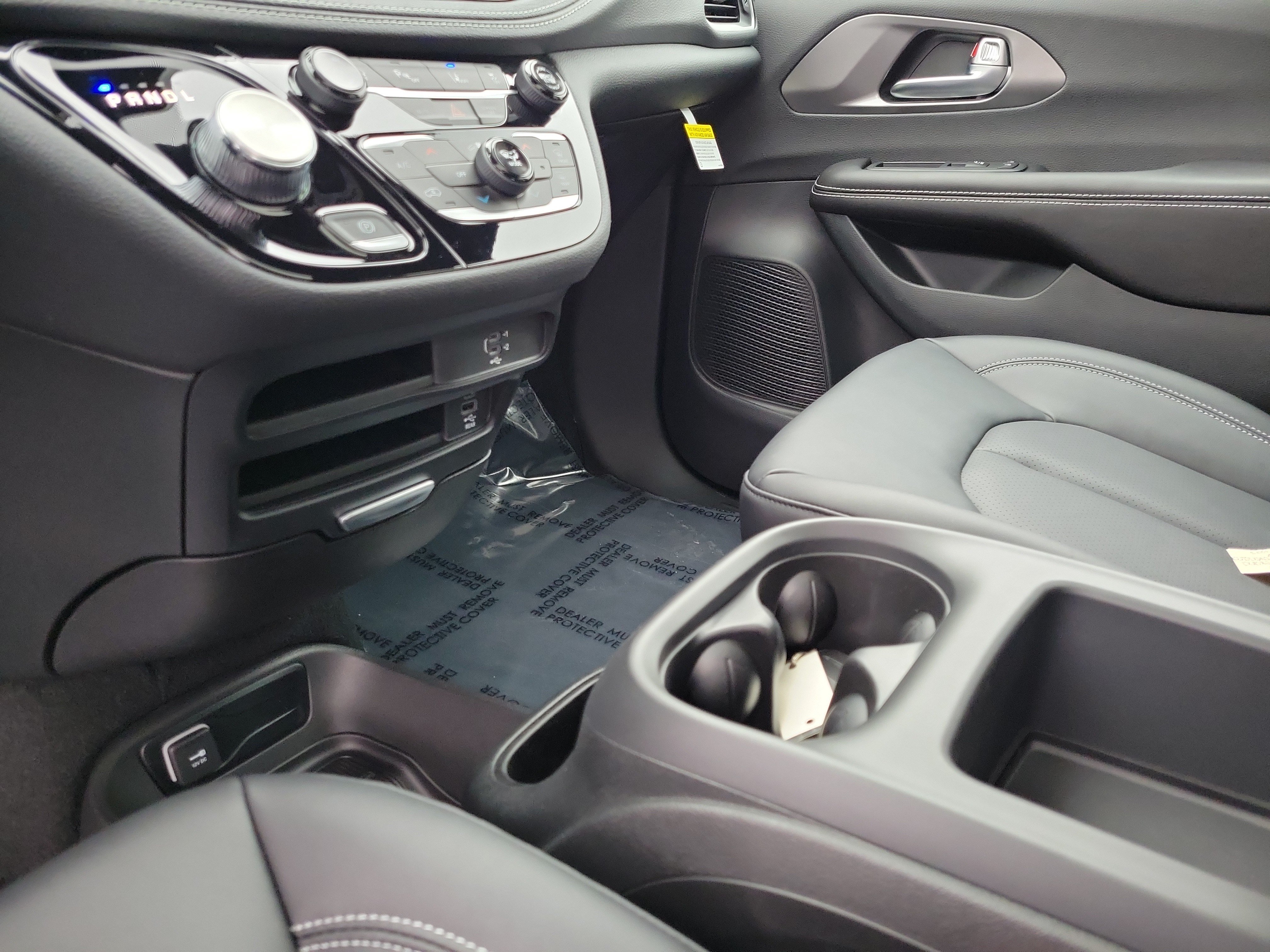 New 2026 Chrysler Pacifica Select FWD image 12