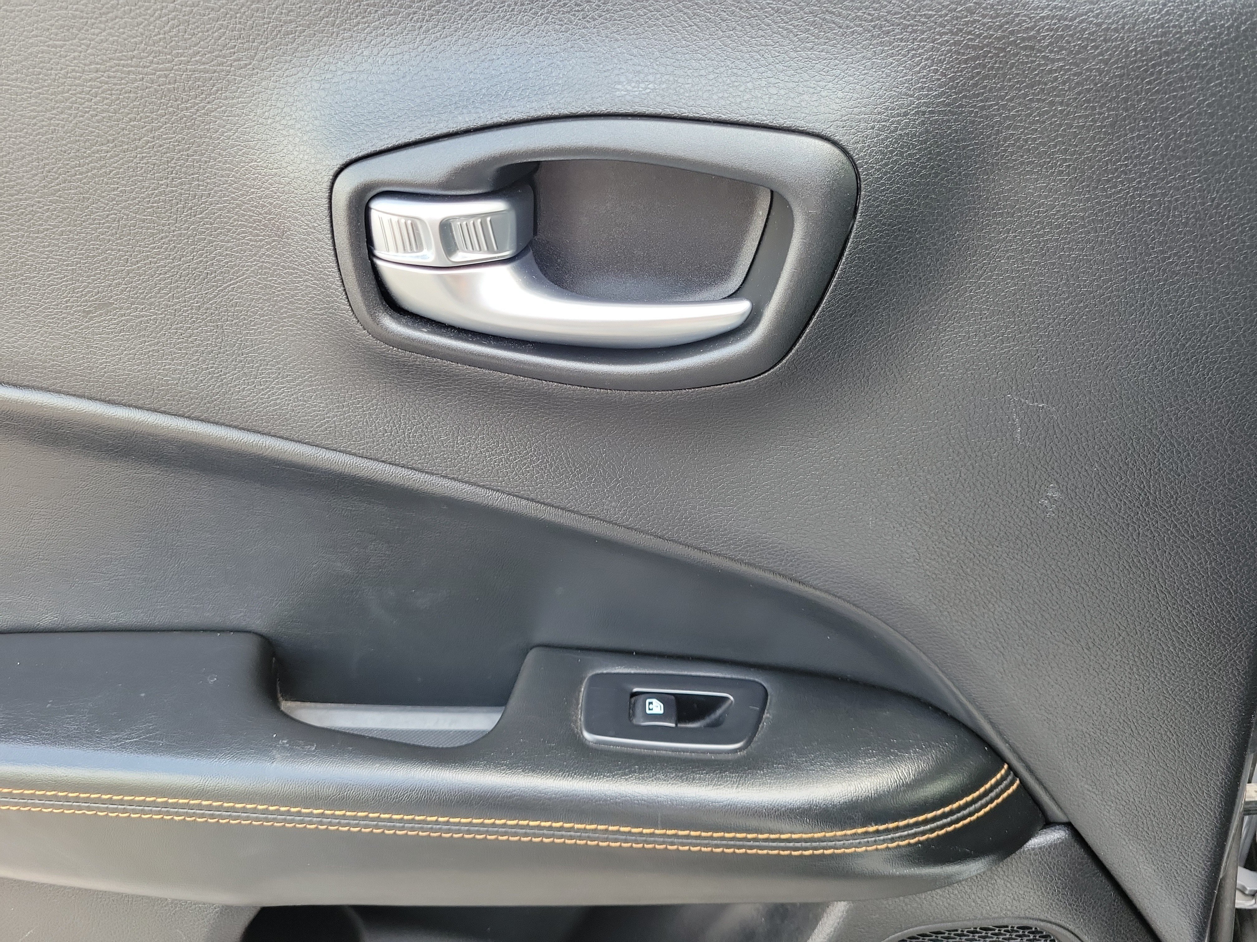 Used 2019 Jeep Compass Limited AWD/4WD image 12