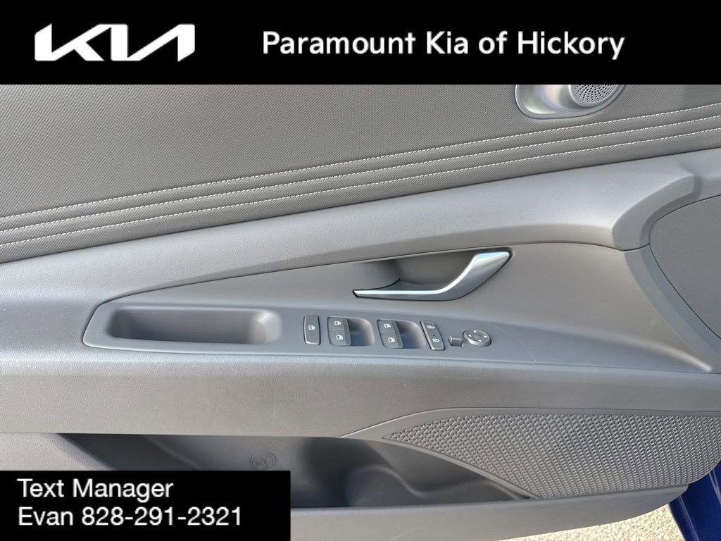 Used 2023 Hyundai Elantra SEL w/ Convenience Package image 15