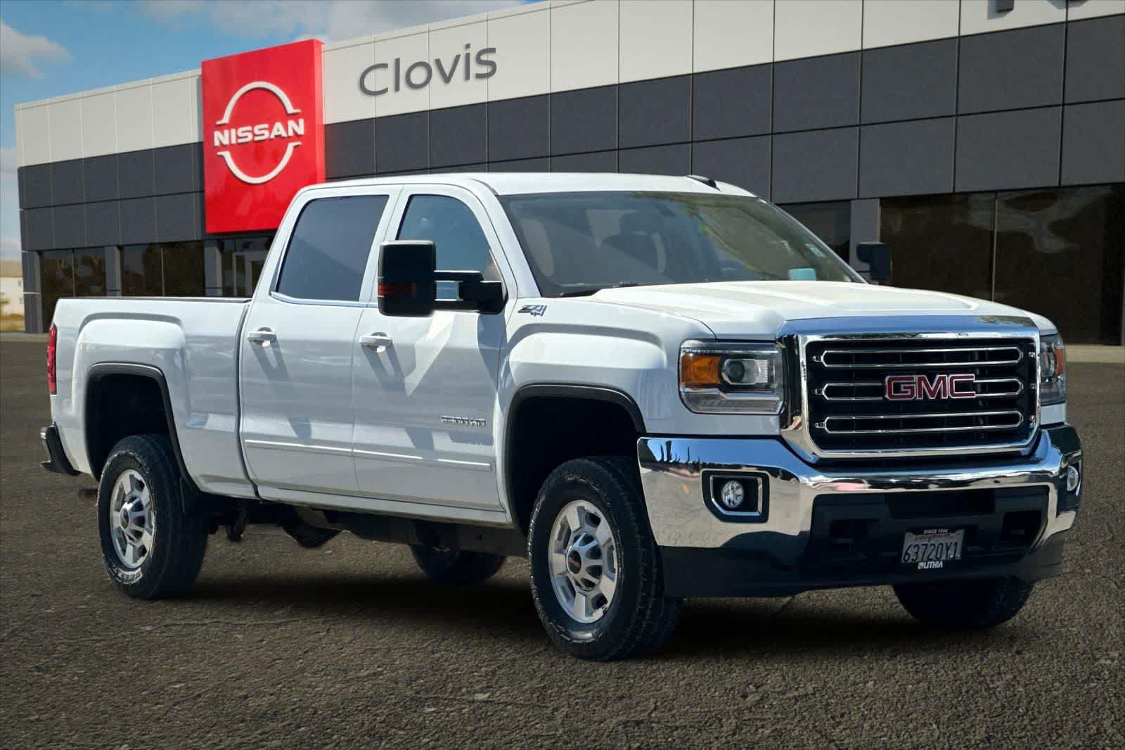 Used 2016 GMC Sierra 2500 SLE w/ SLE Preferred Package AWD/4WD image 10