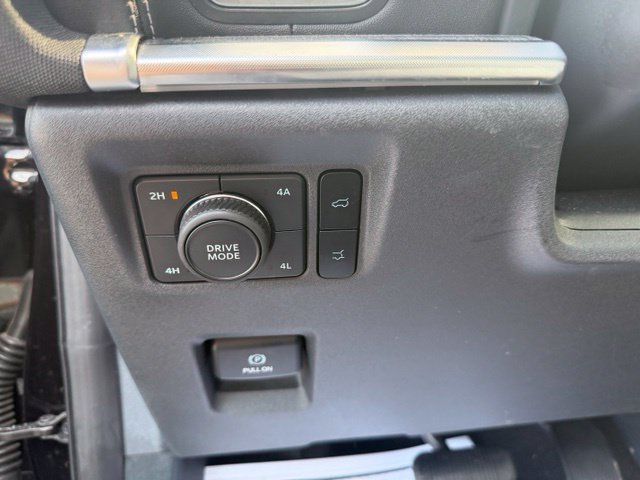 Used 2025 Ford Expedition Max Platinum w/ Platinum Ultimate Package AWD/4WD image 25