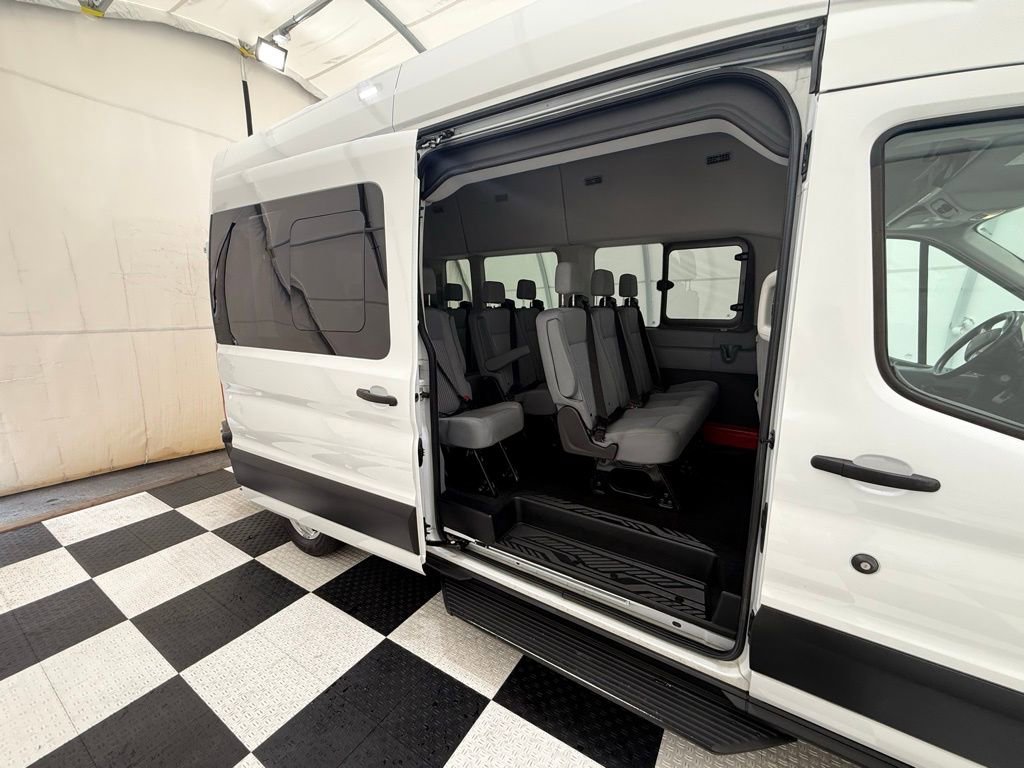 Used 2019 Ford Transit 350 XLT image 18
