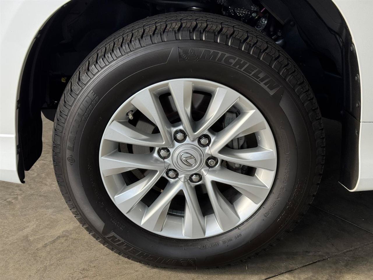 Used 2019 Lexus GX 460 Premium AWD/4WD image 37