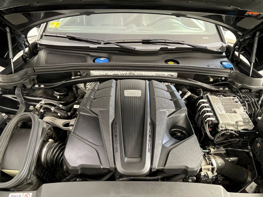 Used 2020 Porsche Macan S AWD/4WD image 18
