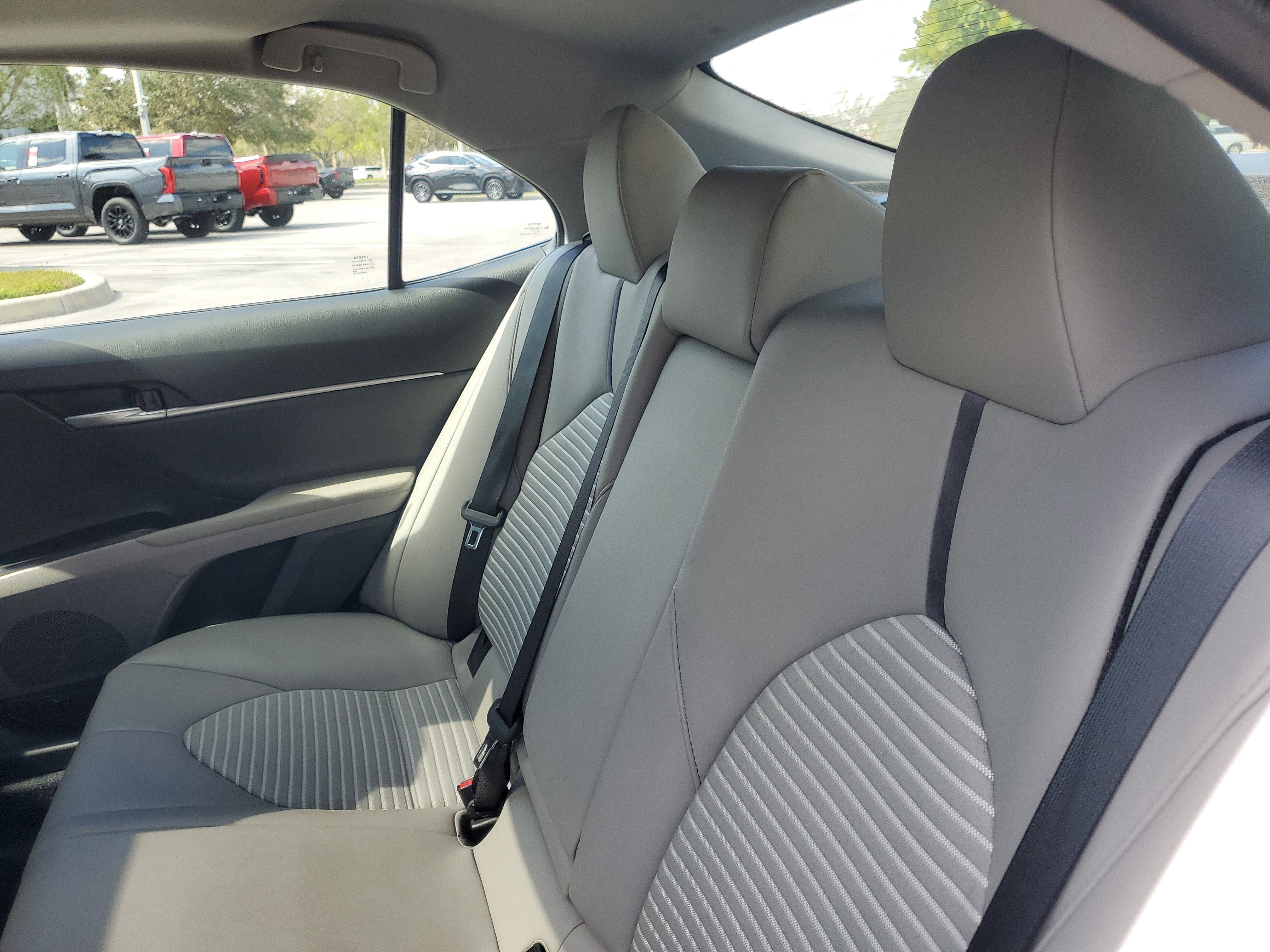 Used 2023 Toyota Camry SE w/ Cold Weather Package image 13