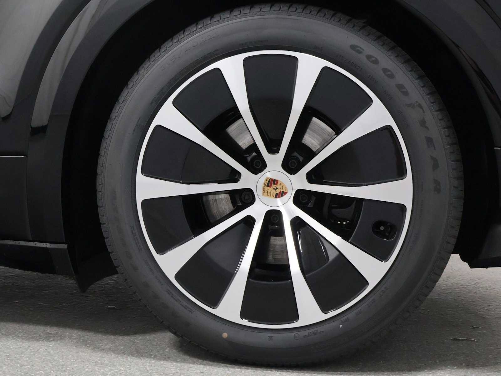 New 2026 Porsche Cayenne Electric AWD/4WD image 39