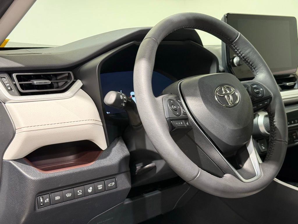 Used 2023 Toyota RAV4 Limited AWD/4WD image 17