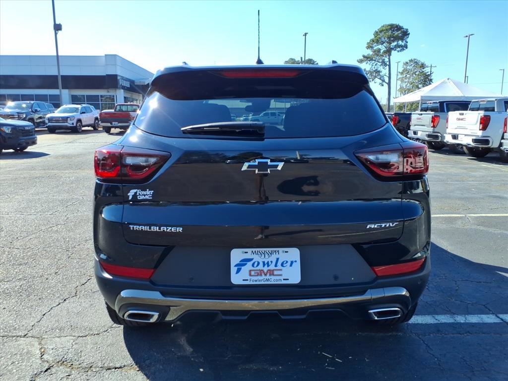 Used 2025 Chevrolet TrailBlazer ACTIV w/ Convenience Package image 4