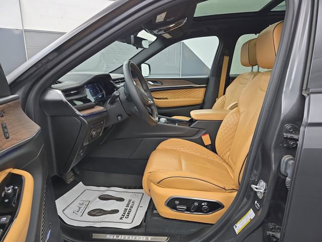 Used 2022 Jeep Grand Cherokee Summit w/ Advanced Protech Group IV AWD/4WD image 23