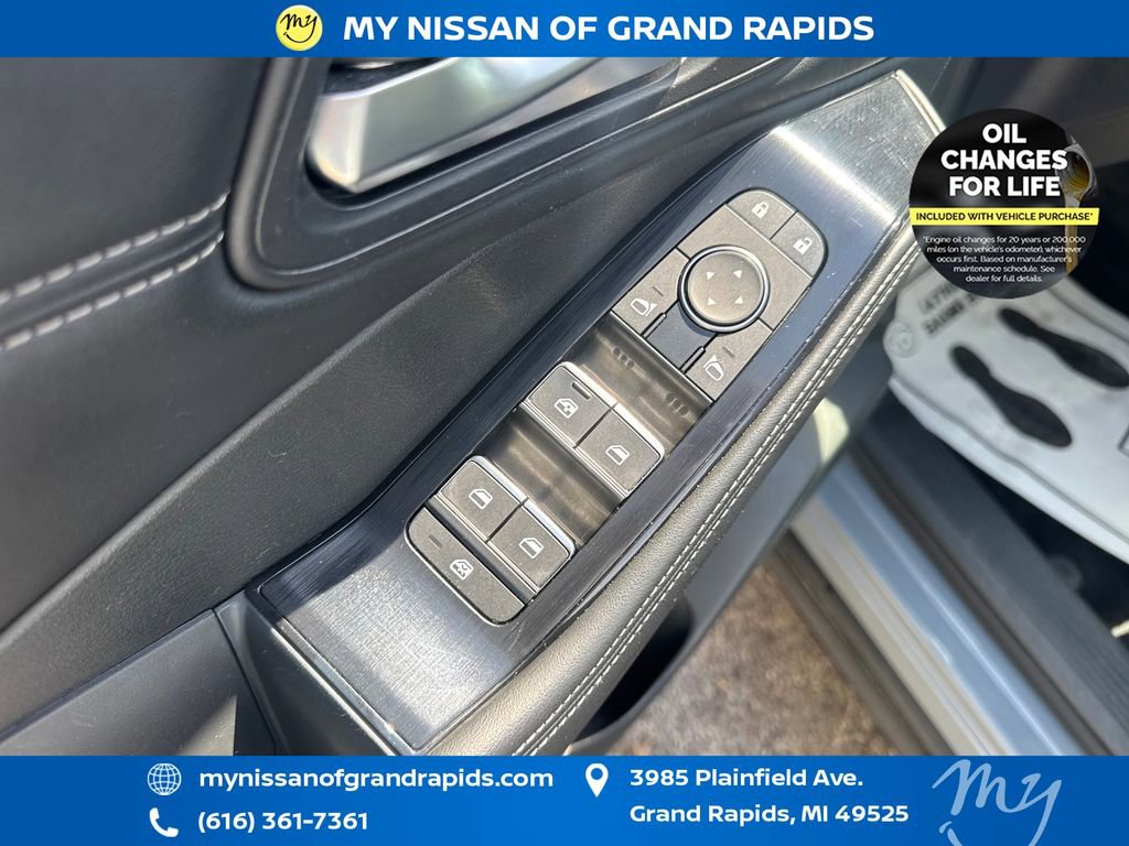 Used 2023 Nissan Rogue SL w/ SL Premium Package AWD/4WD image 12