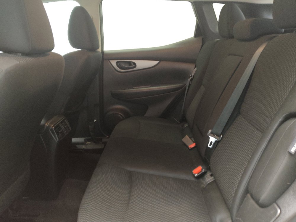 Used 2020 Nissan Rogue Sport S image 18