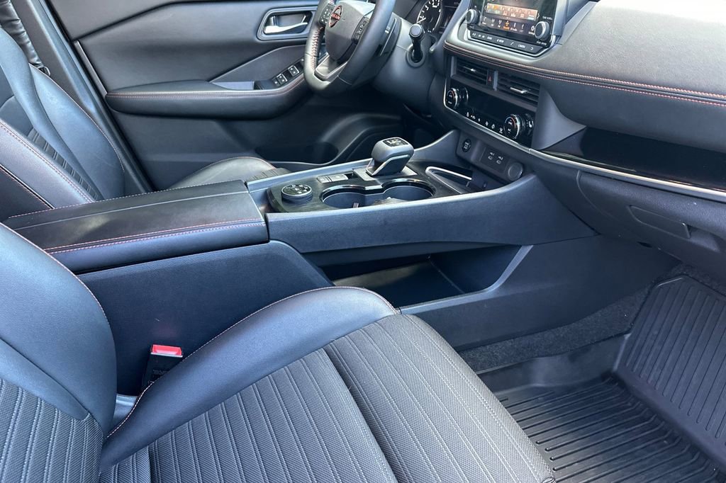 Used 2025 Nissan Rogue SV w/ Rock Creek Premium Package image 16