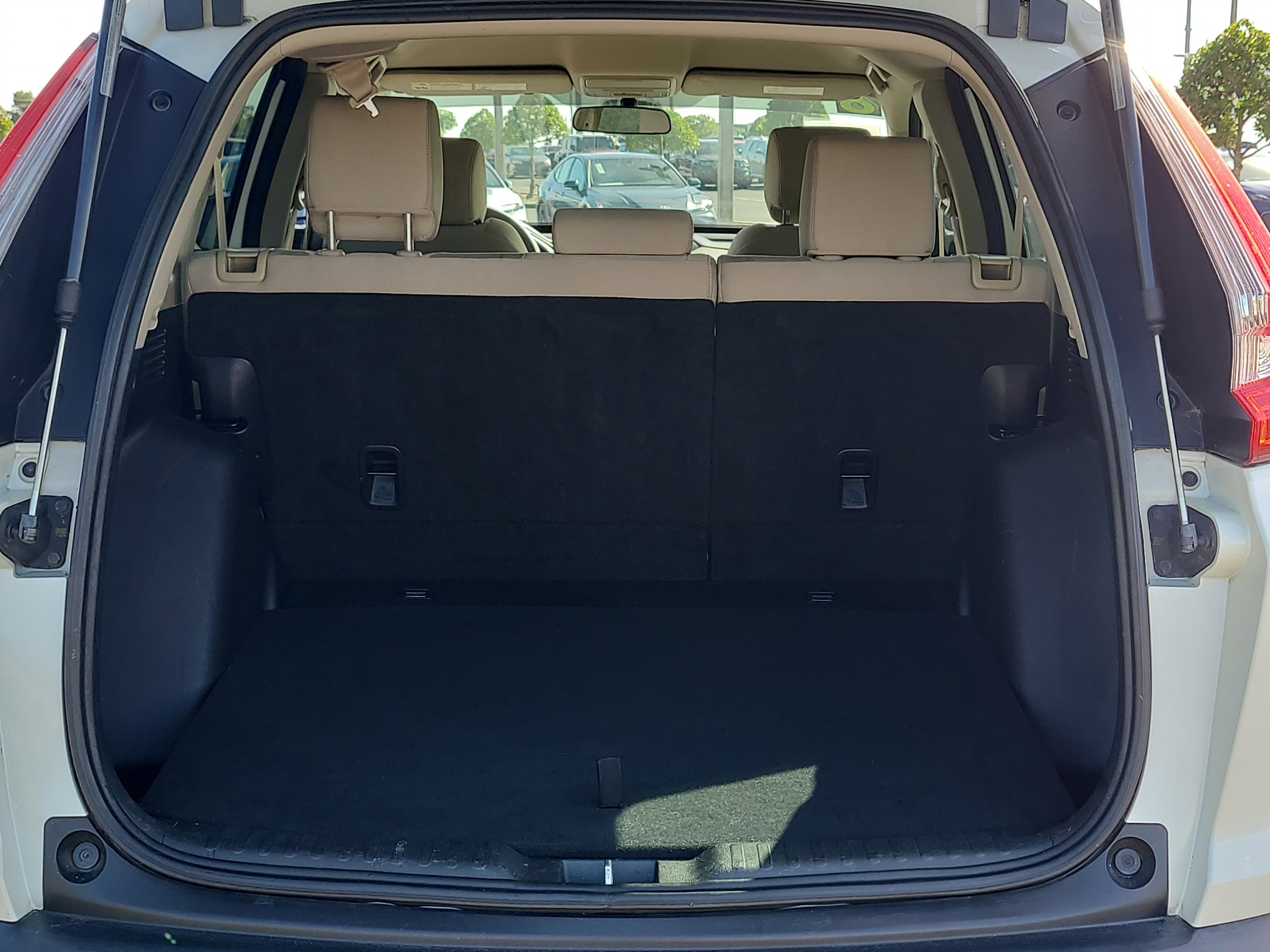 Used 2018 Honda CR-V LX image 11