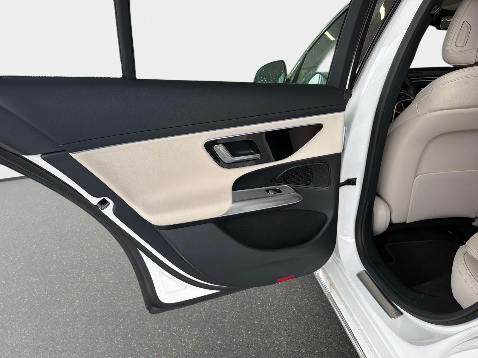Certified 2026 Mercedes-Benz E 450 4MATIC Sedan image 11